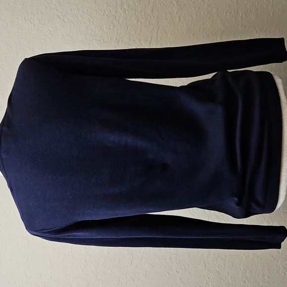 Banana Republic Navy Crew Neck Sweater, Size Medium "CHIC." - Picture 6 of 9